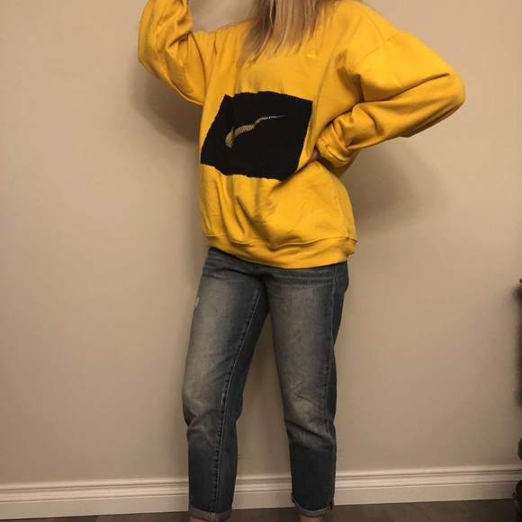 Upcycled crewneck with Nike patch - Picture 2 of 3